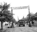 Rok 1952: JZD Kanín (okres Poděbrady) - orání mezí (Foto zdroj: Národní zemědělské muzeum)